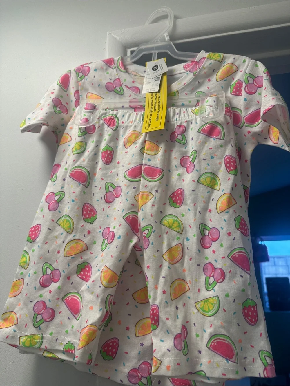 The Children's Place White Fruit-Print Girls Pajama Set size 12. Nwt